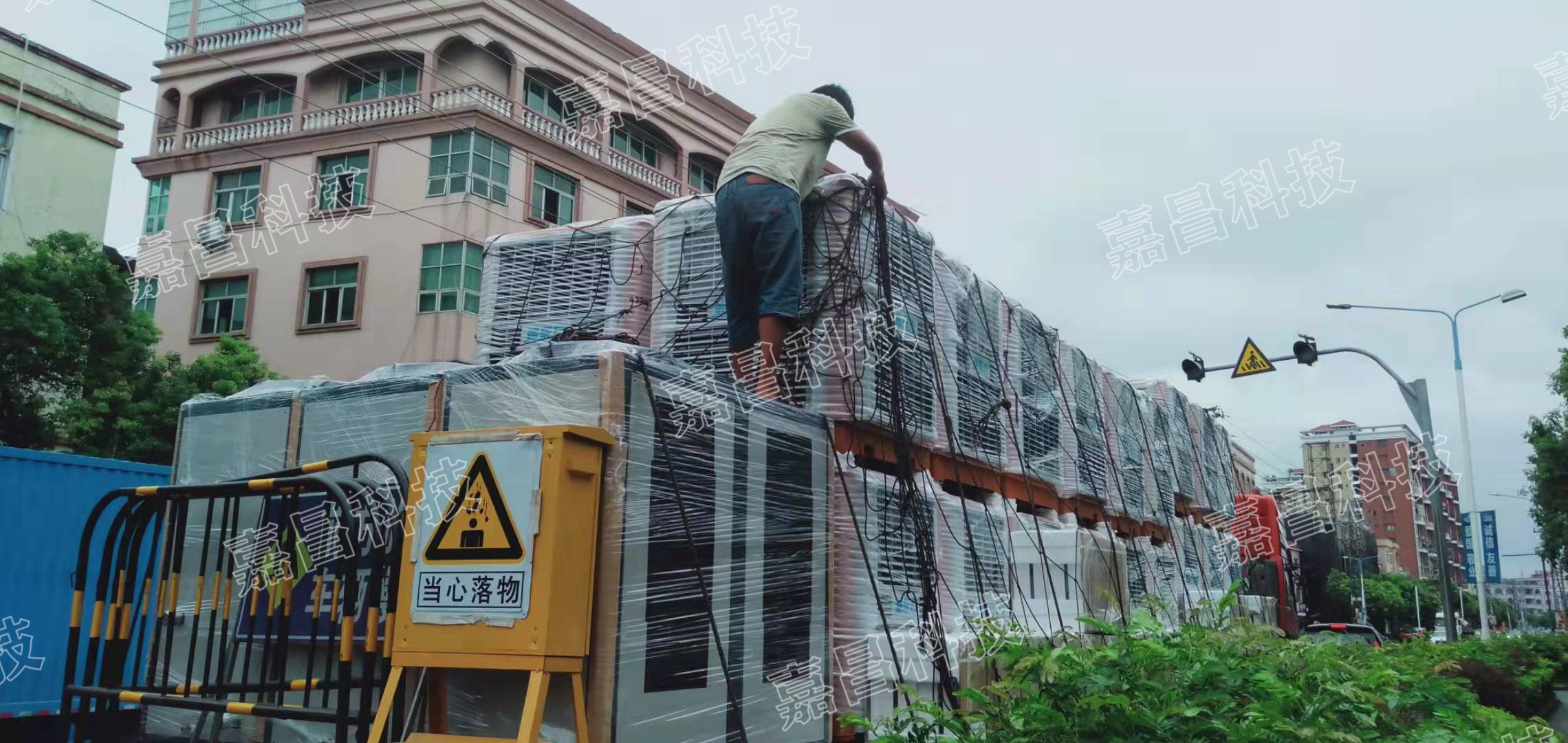 東莞大型工業(yè)大風(fēng)扇運(yùn)行噪音小，廠家是如何解決的